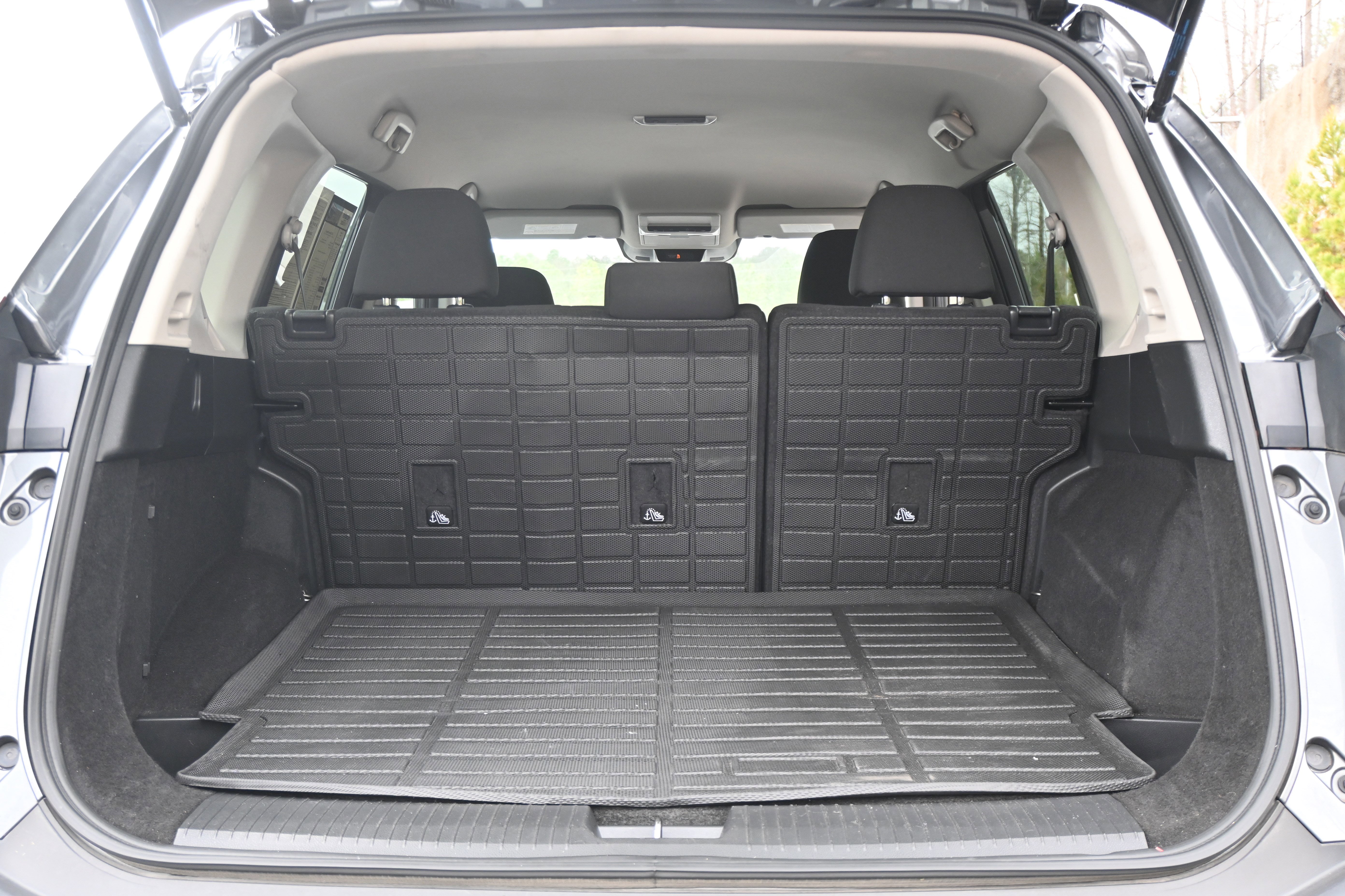 Used 2023 Nissan Rogue S image 33