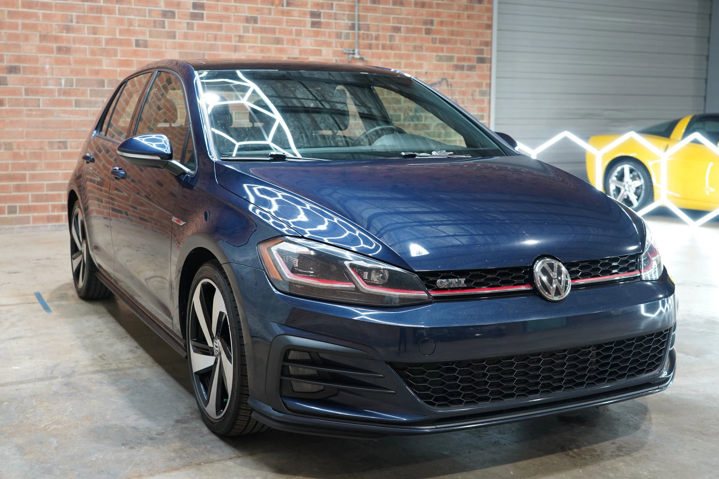 Used 2018 Volkswagen GTI SE w/ SE Leather Package image 5