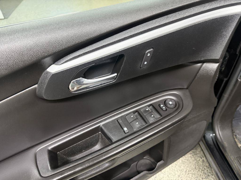 Used 2011 Chevrolet Traverse LT w/ Personal Connectivity Package FWD image 20