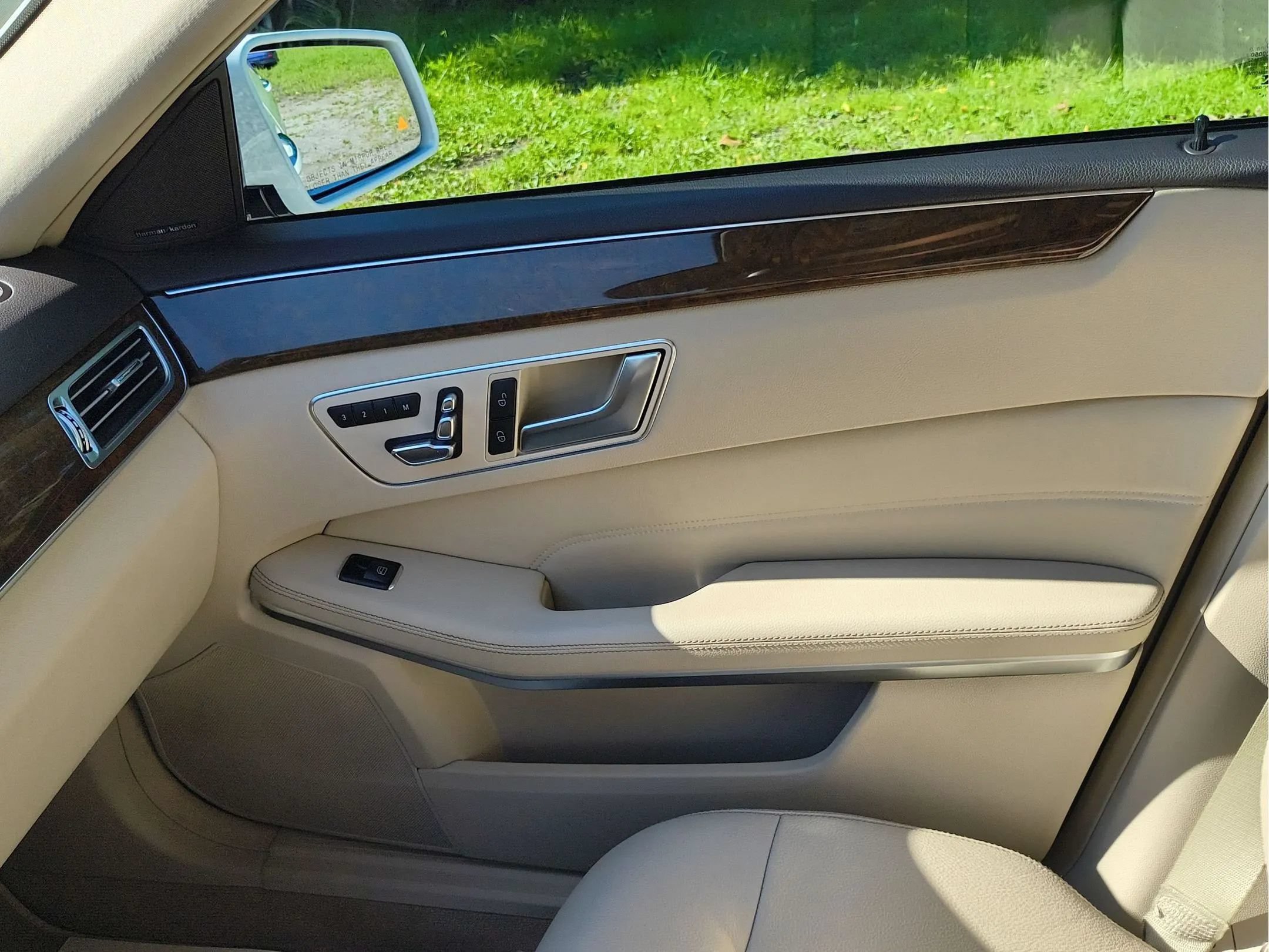 Used 2015 Mercedes-Benz E 350 4MATIC Sedan image 22