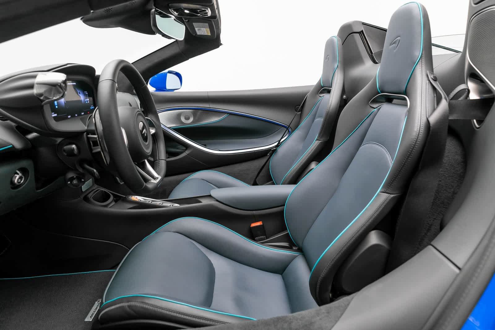 New 2025 McLaren Artura Spider RWD image 11