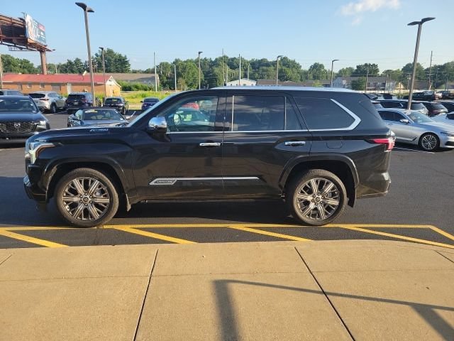 Used 2024 Toyota Sequoia Capstone AWD/4WD image 4