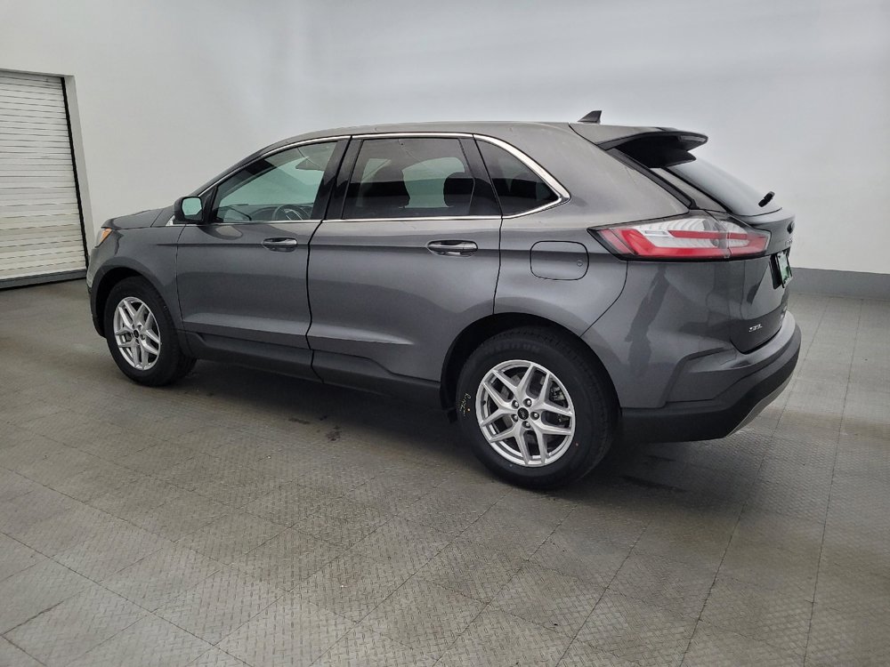 Used 2024 Ford Edge SEL image 3
