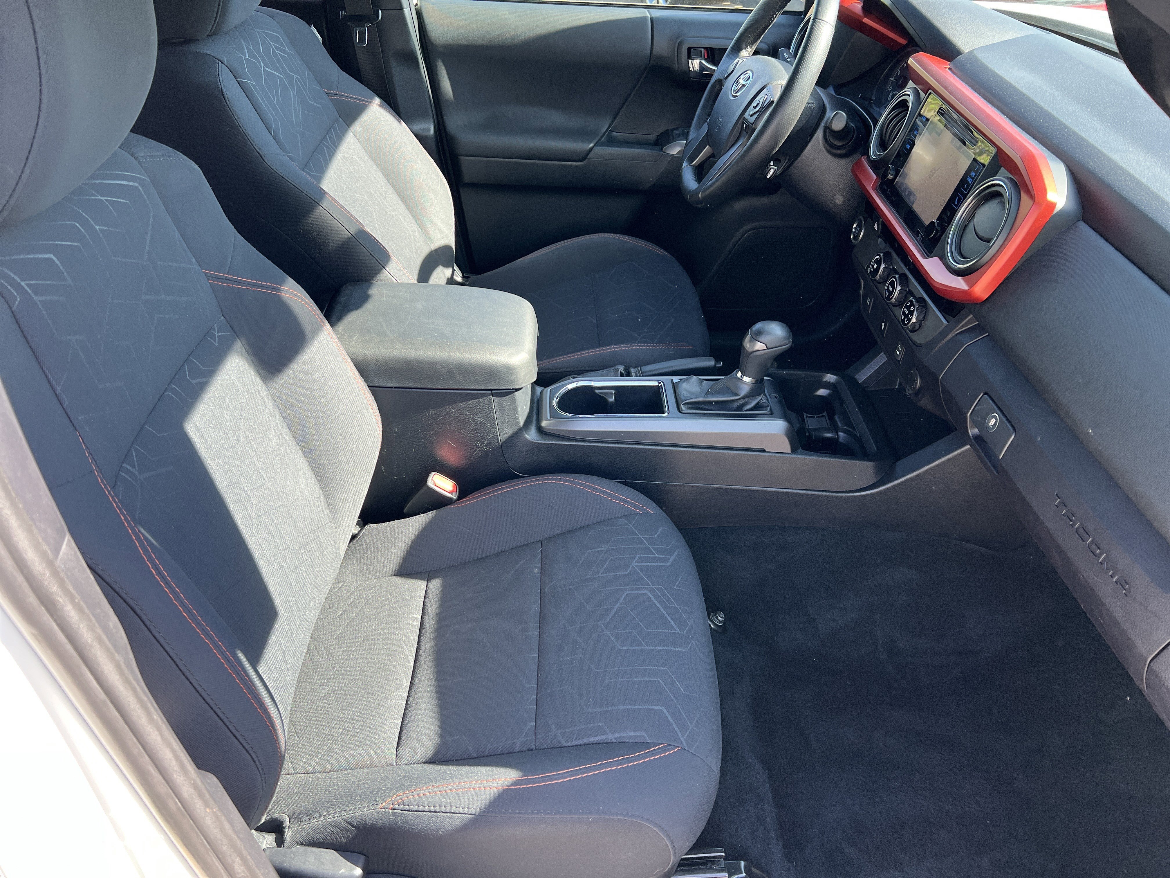 Used 2017 Toyota Tacoma TRD Sport w/ Tow Package image 24