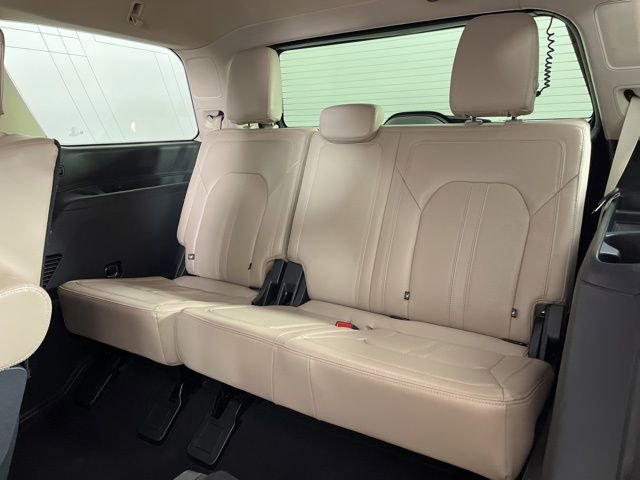 Used 2023 Ford Expedition Limited image 49