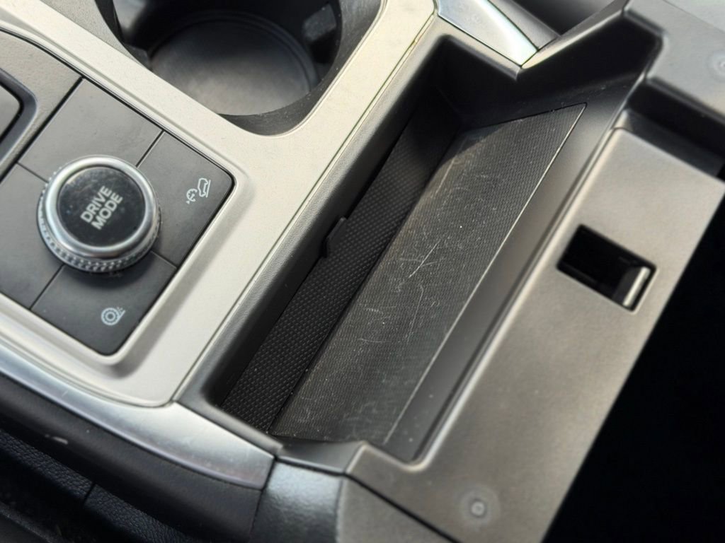 Used 2022 Ford Explorer XLT w/ Equipment Group 202A AWD/4WD image 19