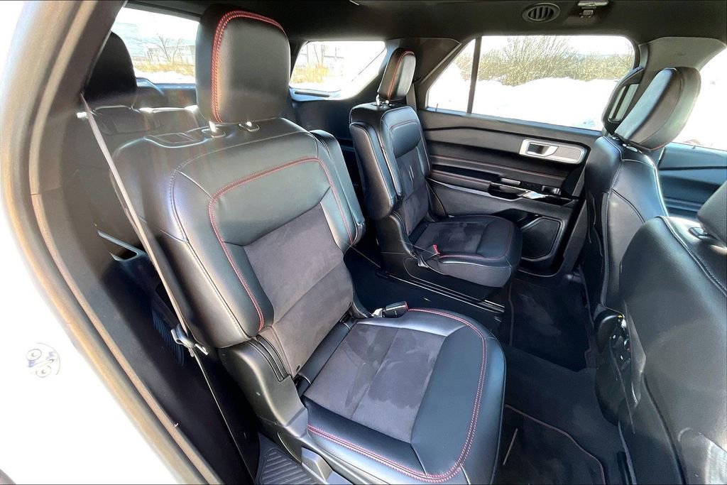 Used 2022 Ford Explorer ST-Line image 26