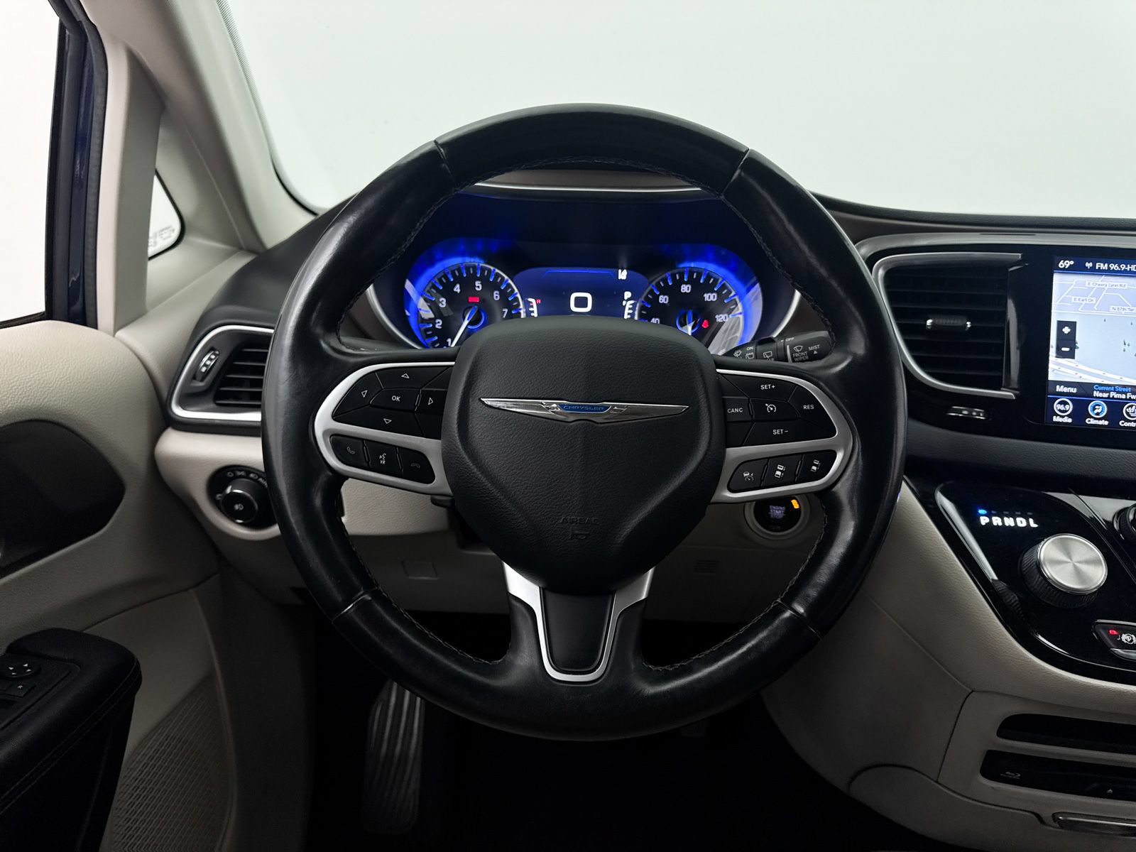Used 2018 Chrysler Pacifica Touring-L Plus w/ Advanced Safetytec Group FWD image 33
