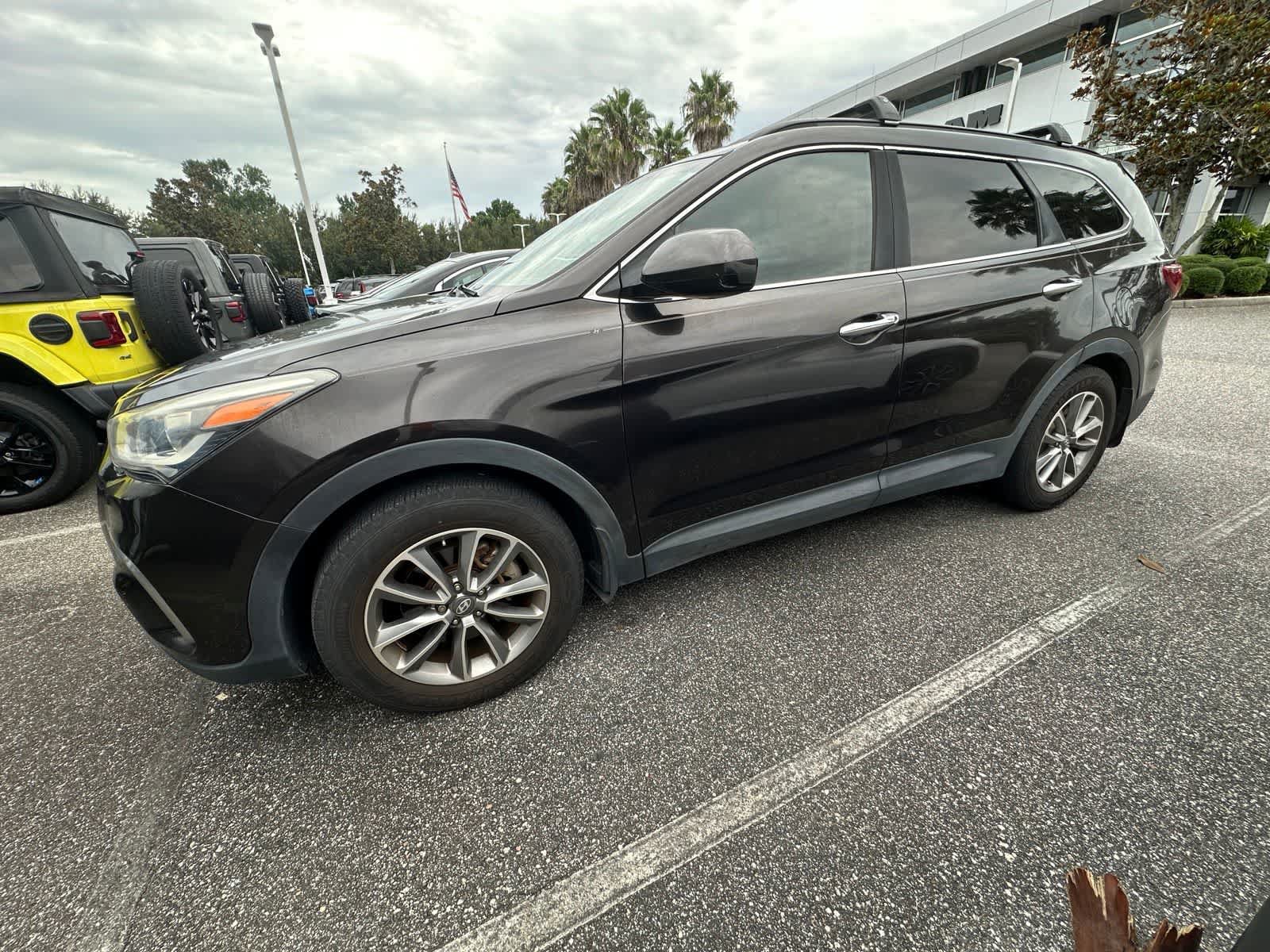 Used 2017 Hyundai Santa Fe SE FWD image 4