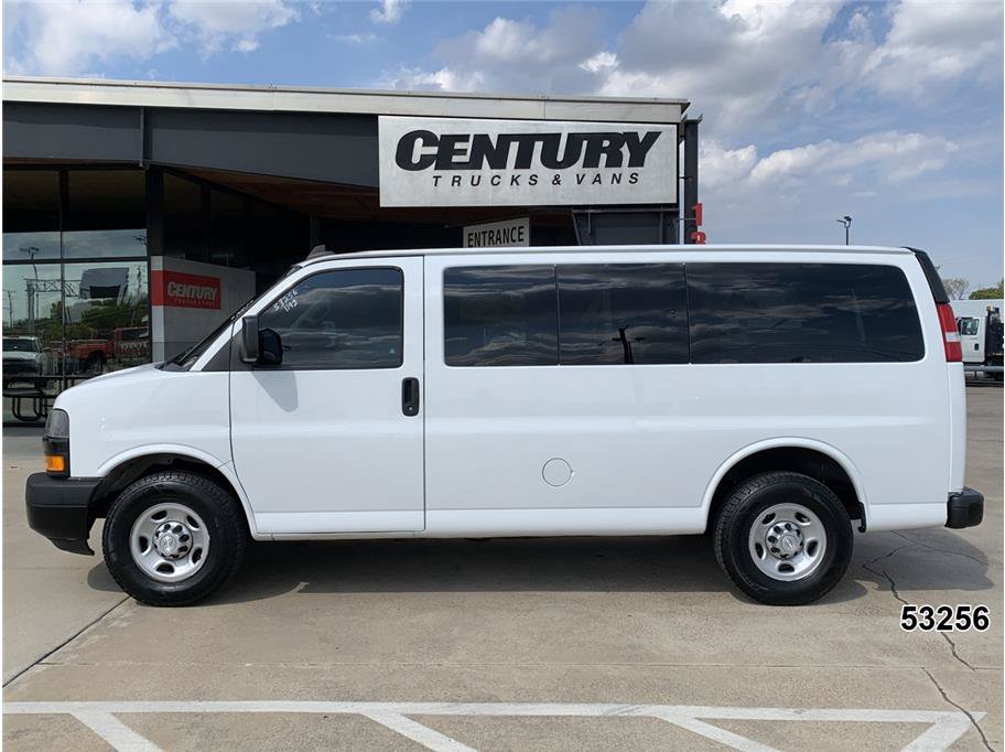 Used 2018 Chevrolet Express 2500 LS w/ Driver Convenience Package RWD image 4