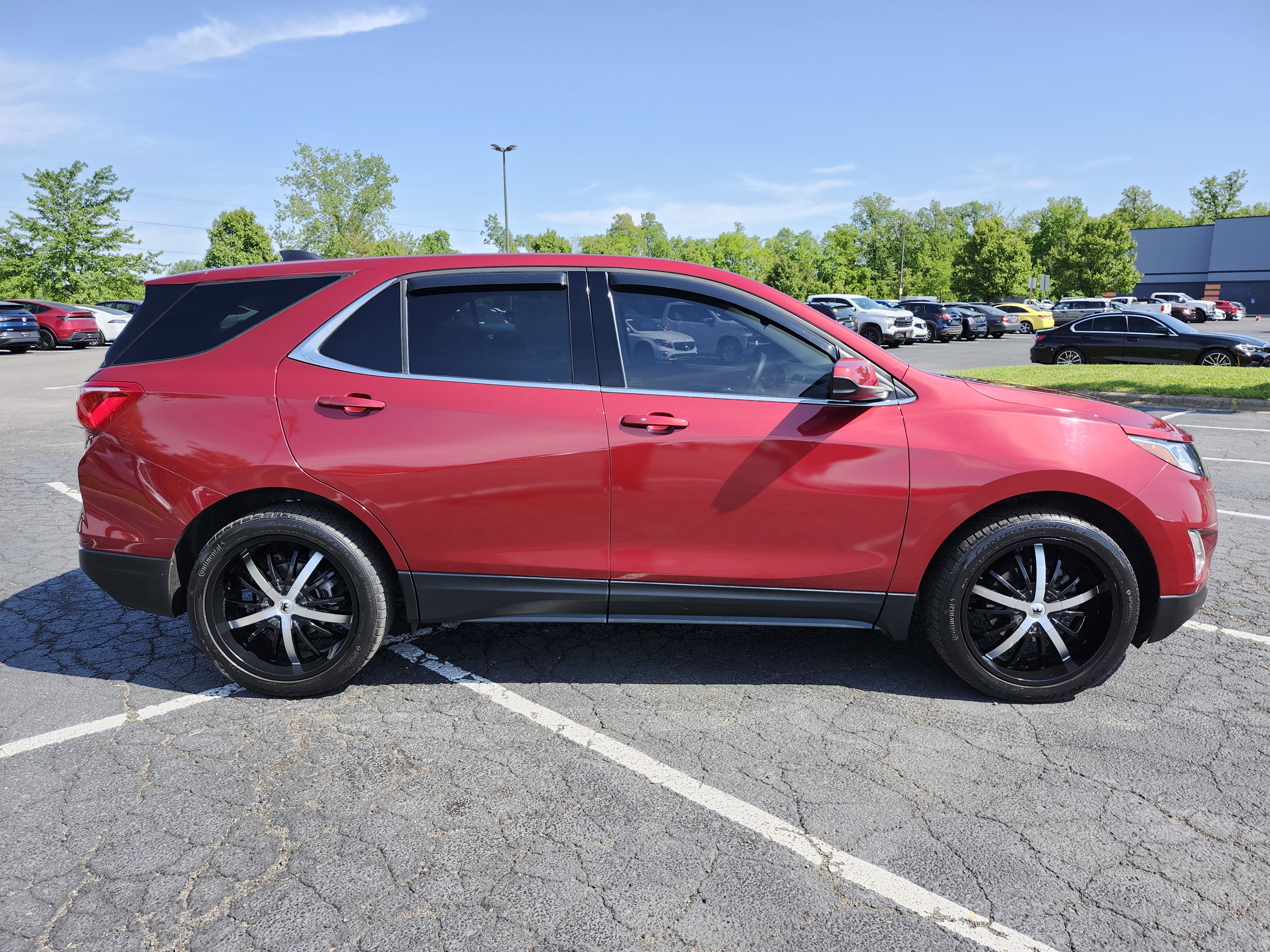 Used 2020 Chevrolet Equinox LT FWD image 17