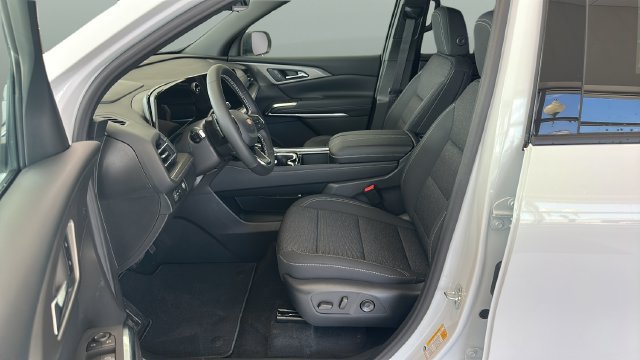 New 2027 Chevrolet Traverse LT FWD image 8