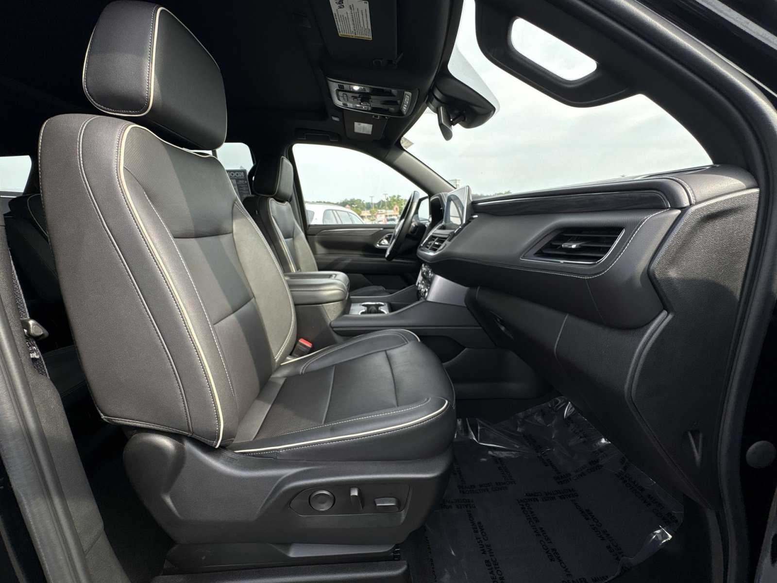 Used 2023 GMC Yukon SLT w/ SLT Premium Package AWD/4WD image 28