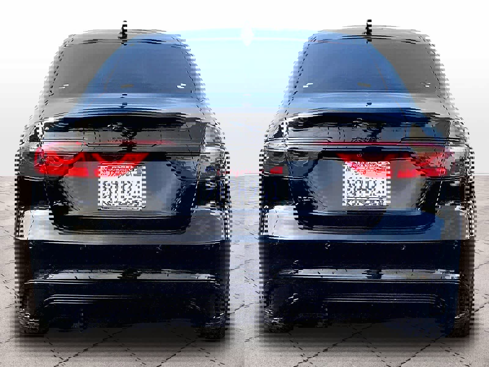 Used 2022 Jaguar XF SE image 5