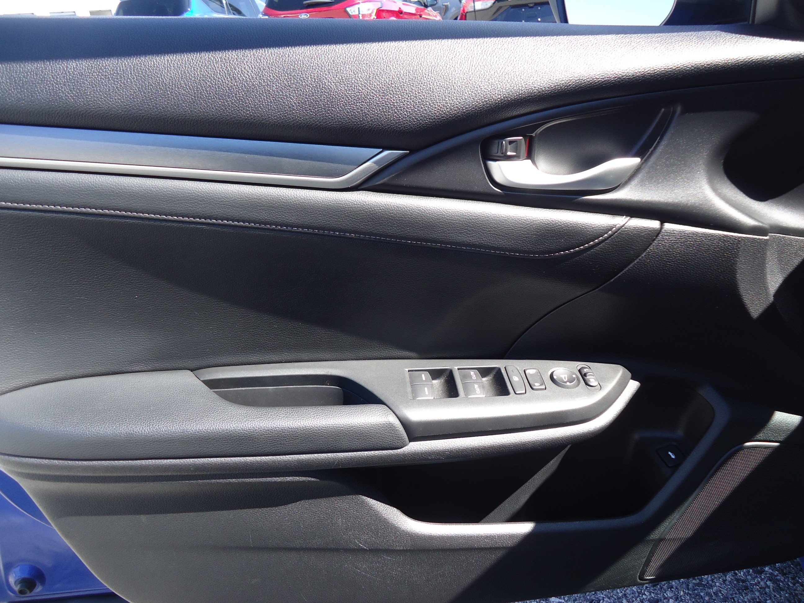 Used 2018 Honda Civic Touring image 22