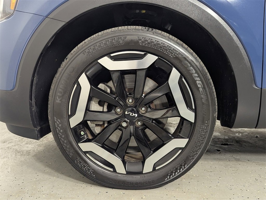 Used 2023 Kia Telluride S image 9