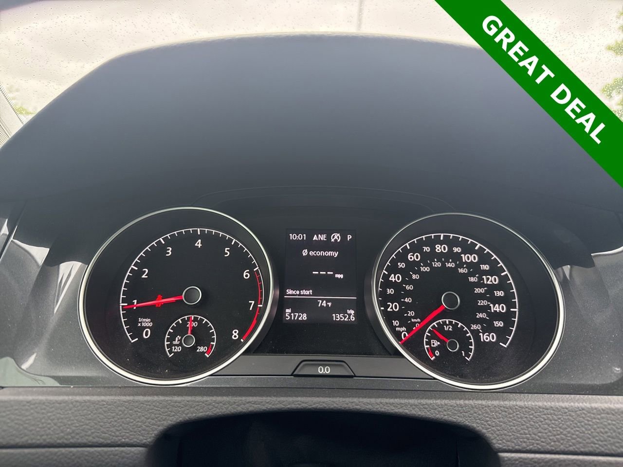 Used 2019 Volkswagen Golf SE image 18