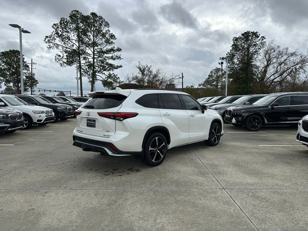 Used 2021 Toyota Highlander XSE image 4