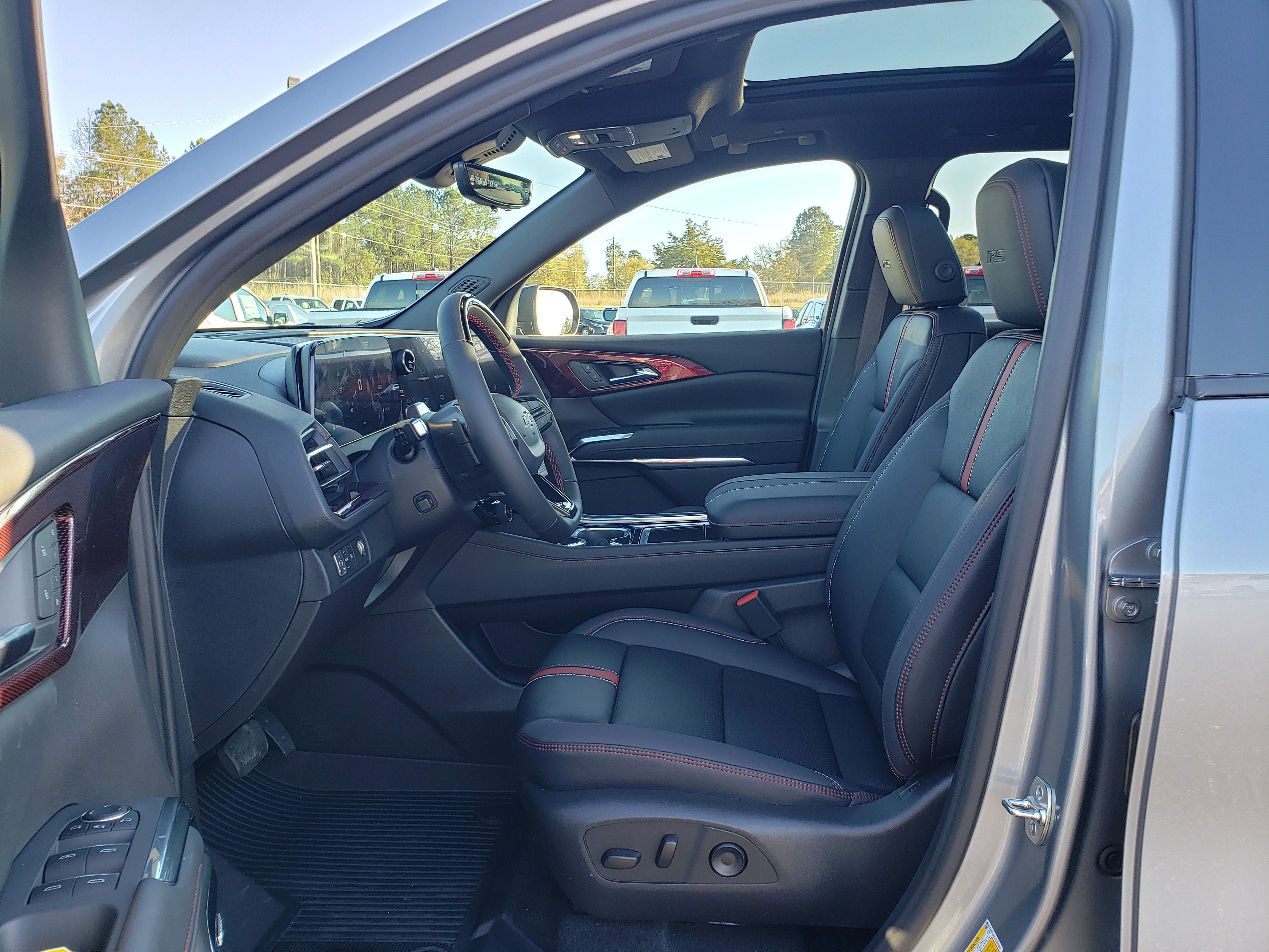 New 2026 Chevrolet Traverse RS w/ LPO, Floor Liner Package image 31