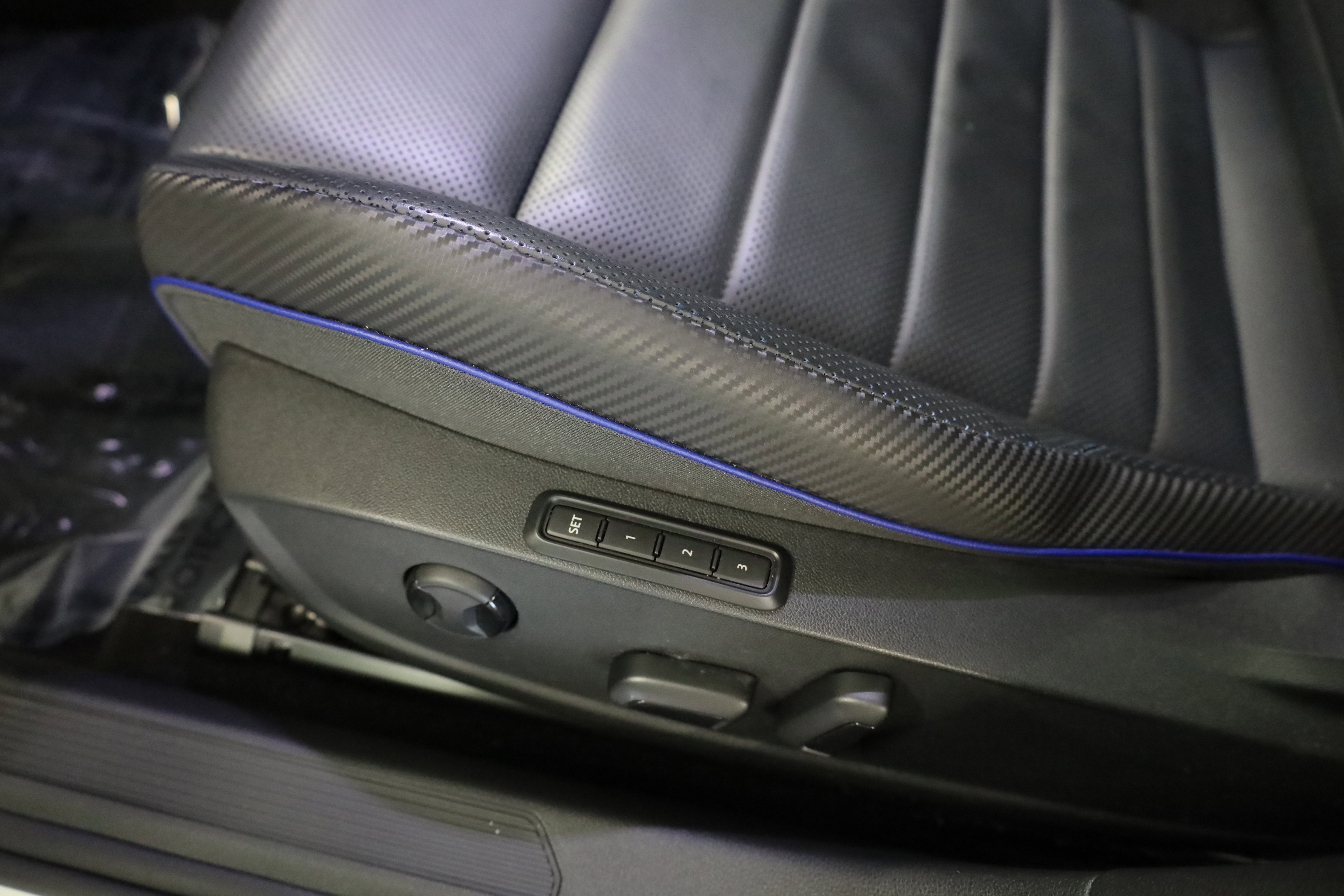 Used 2024 Volkswagen Golf R image 18