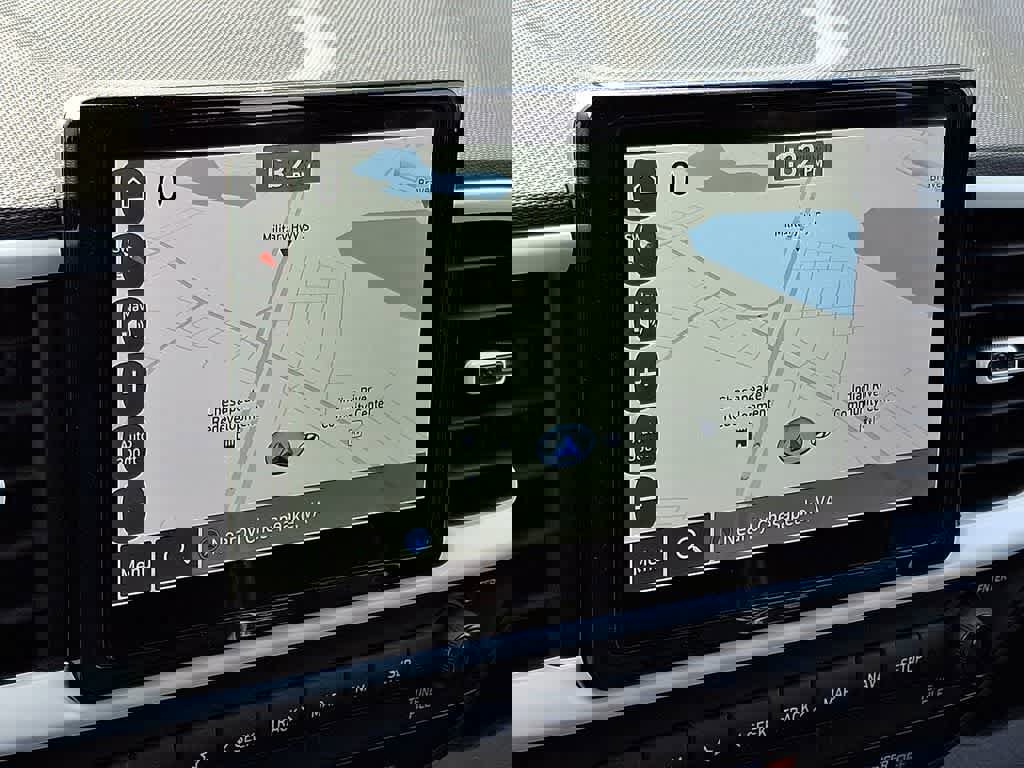 Used 2024 Hyundai Venue Limited image 15