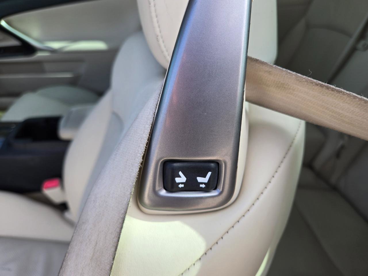 Used 2010 Lexus IS 250C RWD image 29