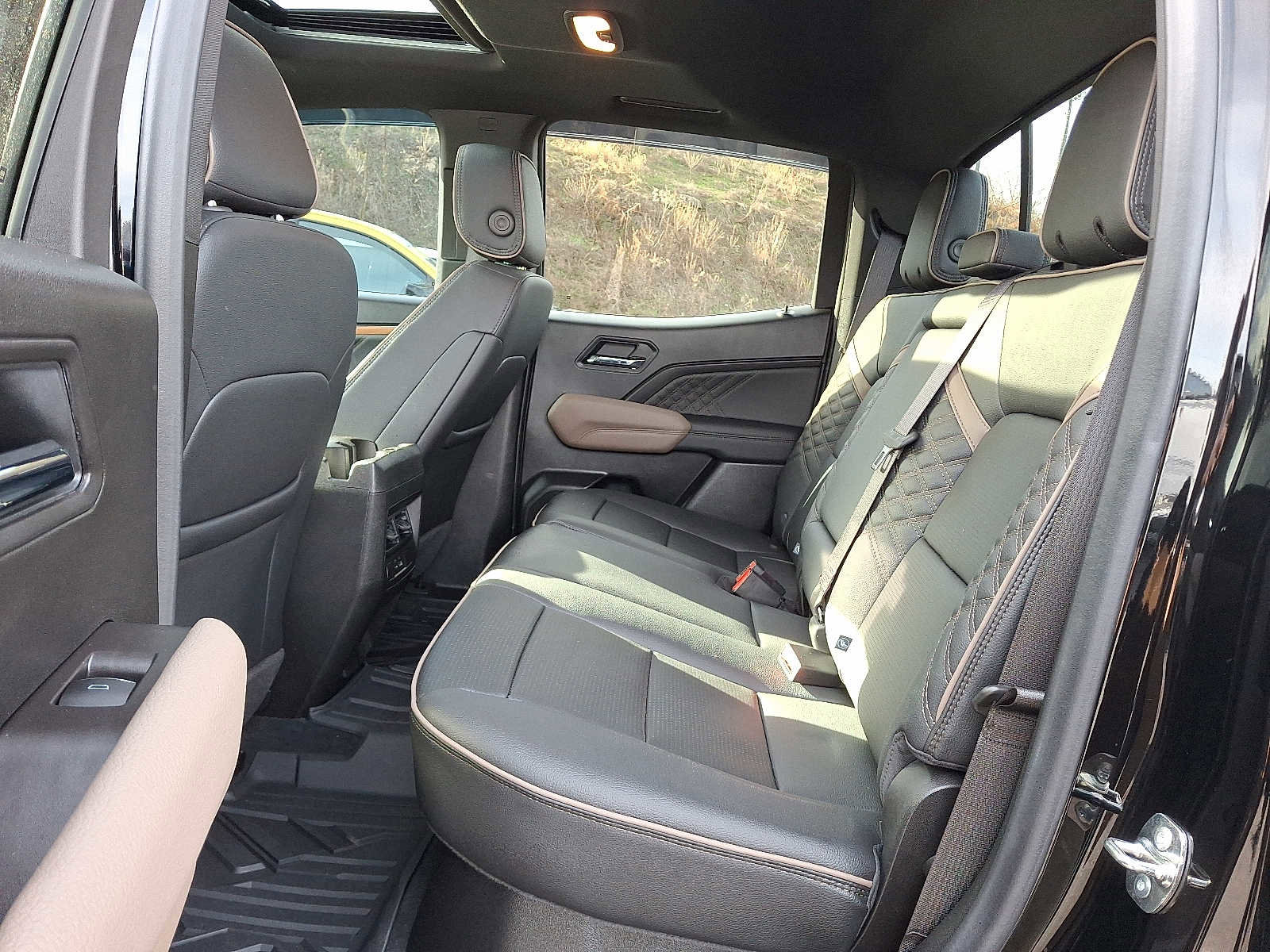 Used 2025 GMC Canyon Denali w/ LPO, Denali Black Edition image 10