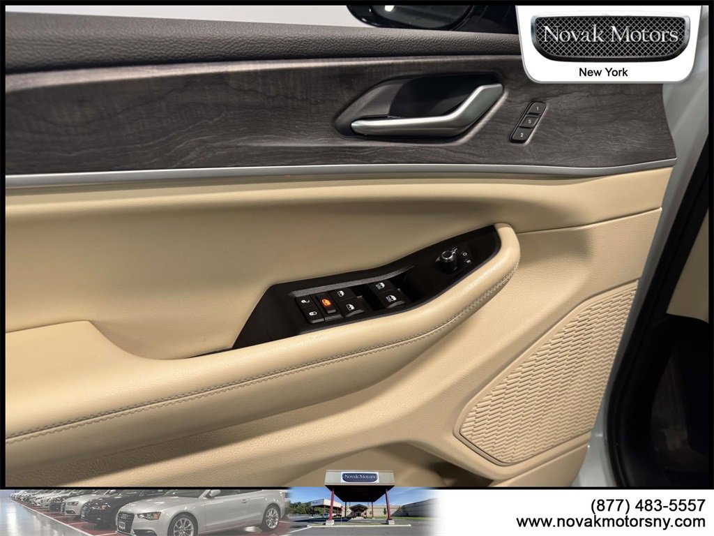 Used 2023 Jeep Grand Cherokee L Limited image 14