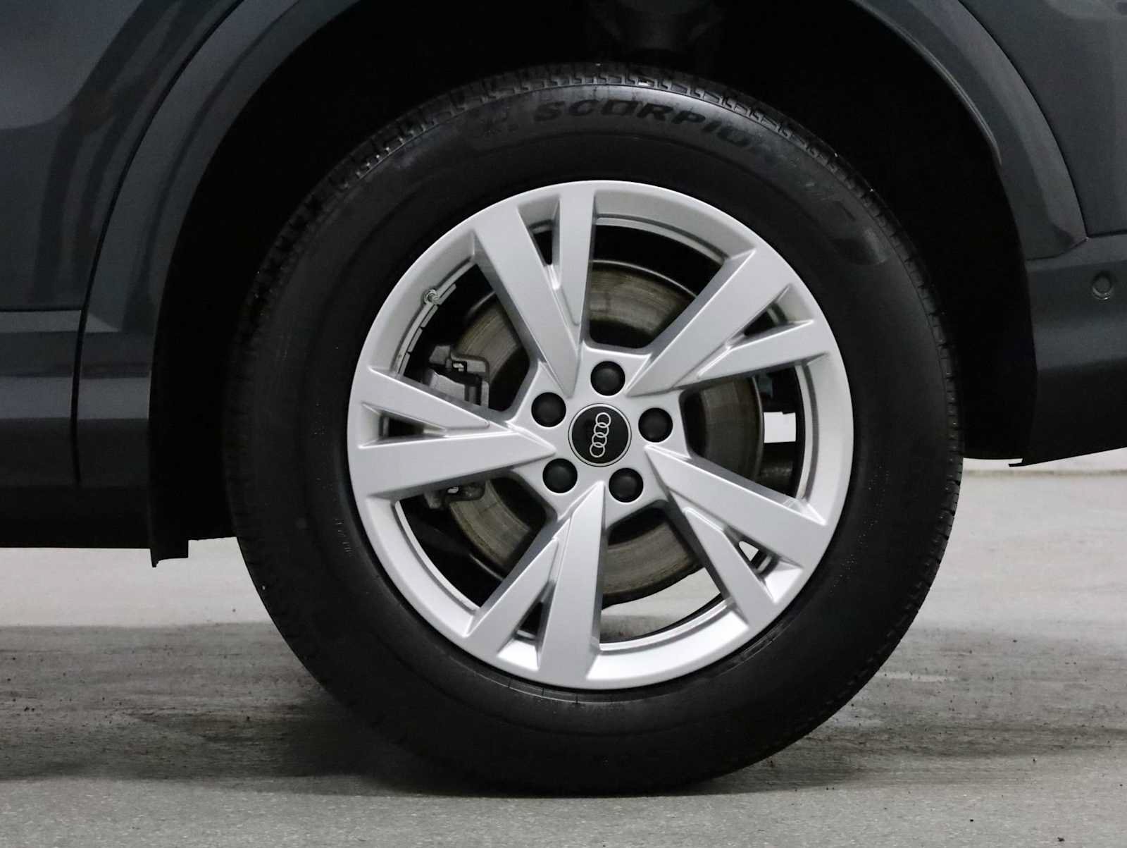 Certified 2025 Audi Q5 Premium AWD/4WD image 36