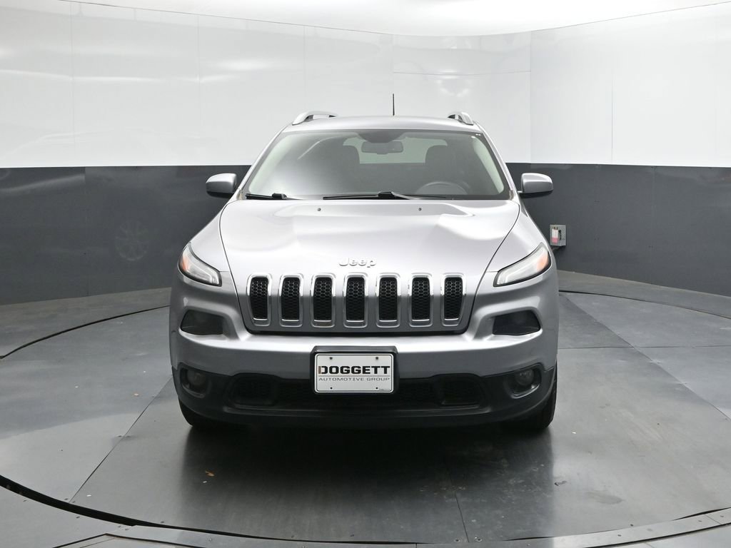 Used 2018 Jeep Cherokee Latitude Plus w/ Comfort/Convenience Group AWD/4WD image 22