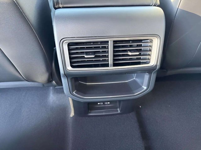 New 2026 Volkswagen Atlas Cross Sport SE image 8