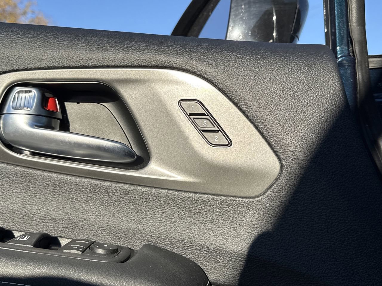 New 2025 Chrysler Pacifica Select image 18