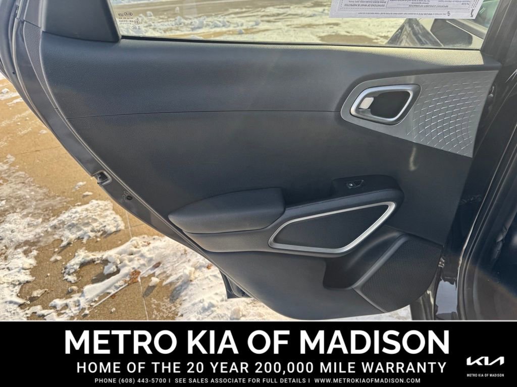 Used 2021 Kia Soul LX image 22
