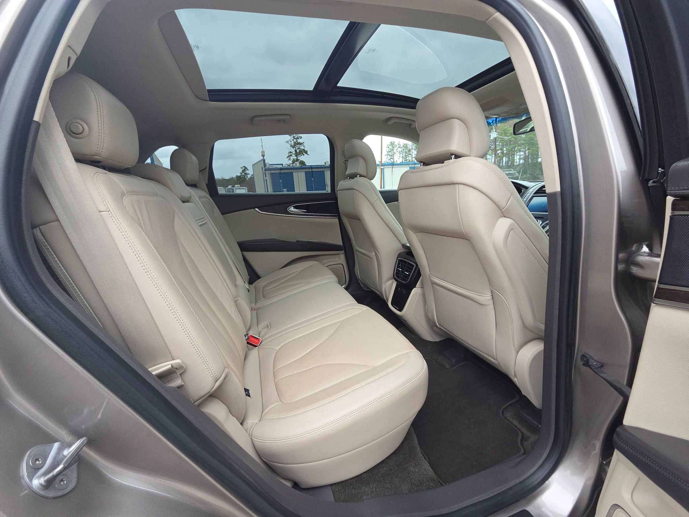 Used 2018 Lincoln MKX Reserve w/ Lincoln MKX Climate Package image 21