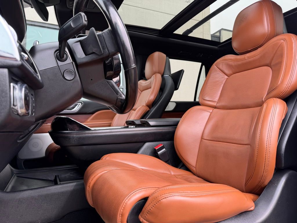 Used 2021 Lincoln Navigator L Reserve image 10