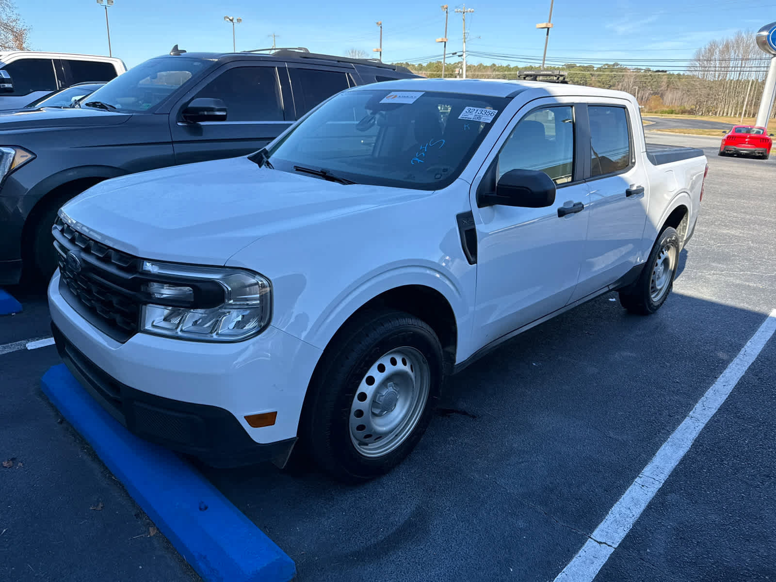 Used 2022 Ford Maverick XL image 4