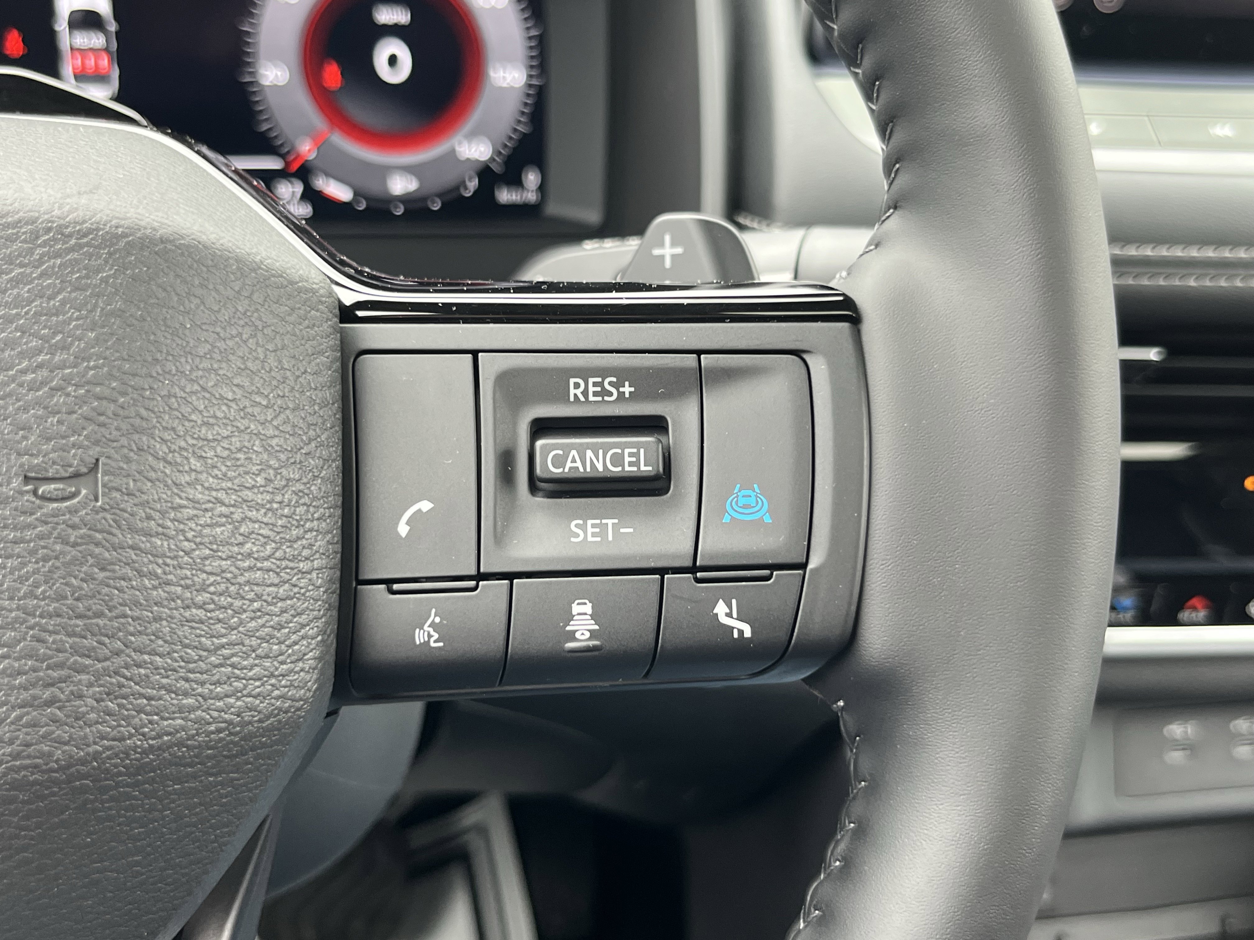 Used 2025 Nissan Rogue SL w/ Tech Package AWD/4WD image 27