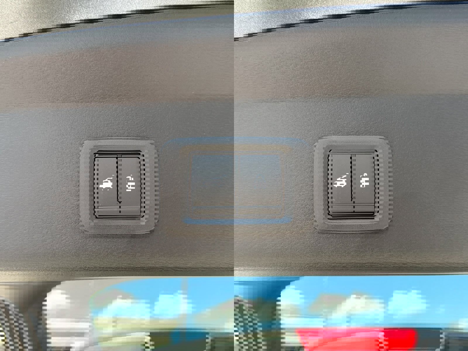 New 2025 Mitsubishi Outlander 4WD Plug-In Hybrid image 27