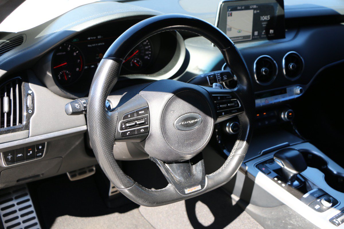 Used 2020 Kia Stinger GT2 RWD image 19