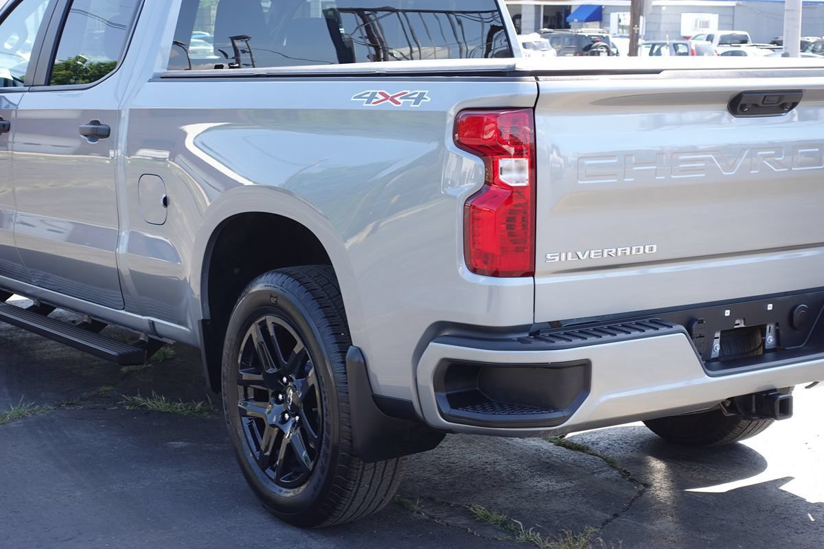 Used 2024 Chevrolet Silverado 1500 Custom AWD/4WD image 9