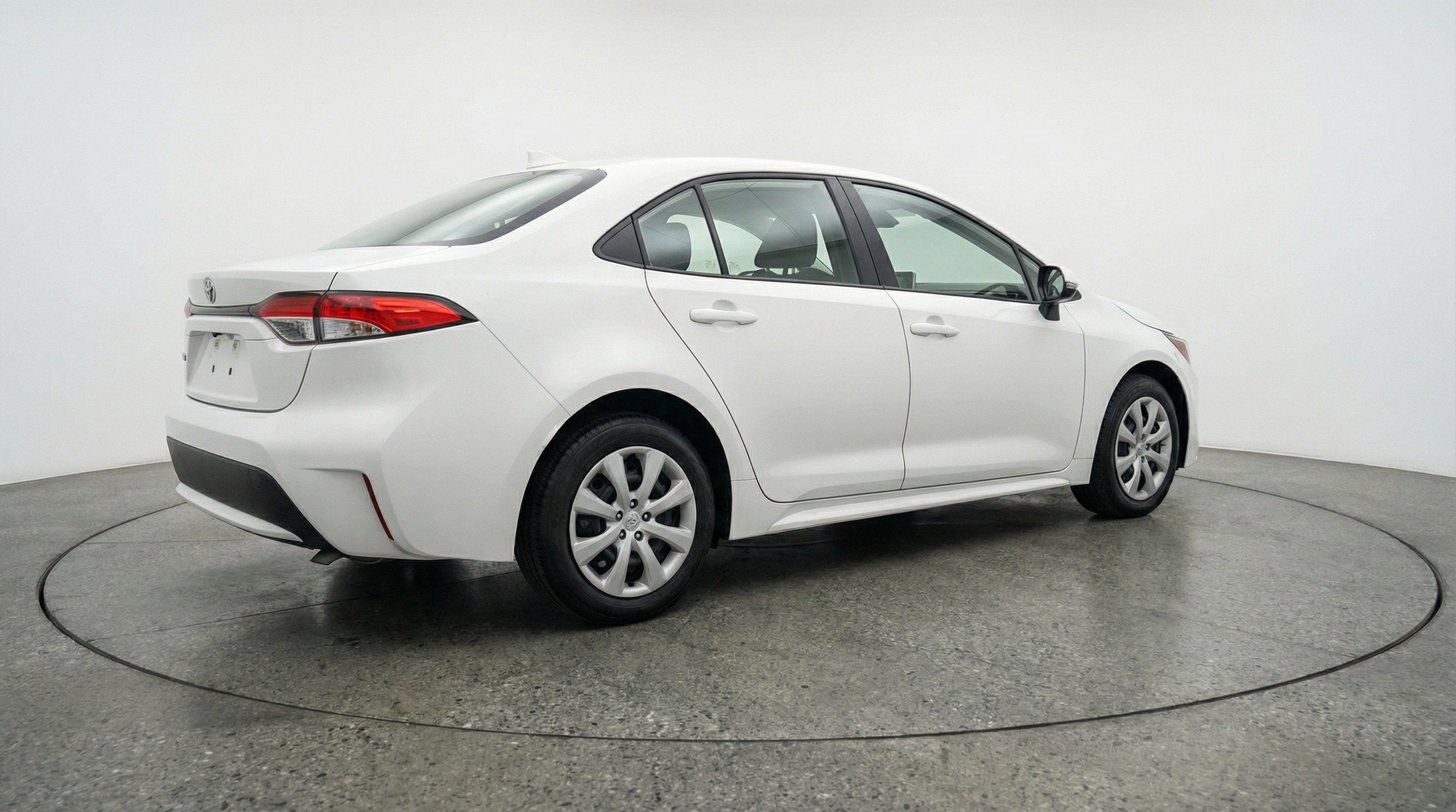 Used 2025 Toyota Corolla LE FWD image 9
