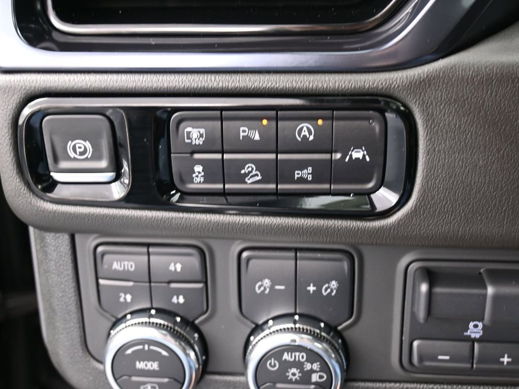 New 2025 GMC Yukon XL AT4 w/ AT4 Premium Plus Package image 35