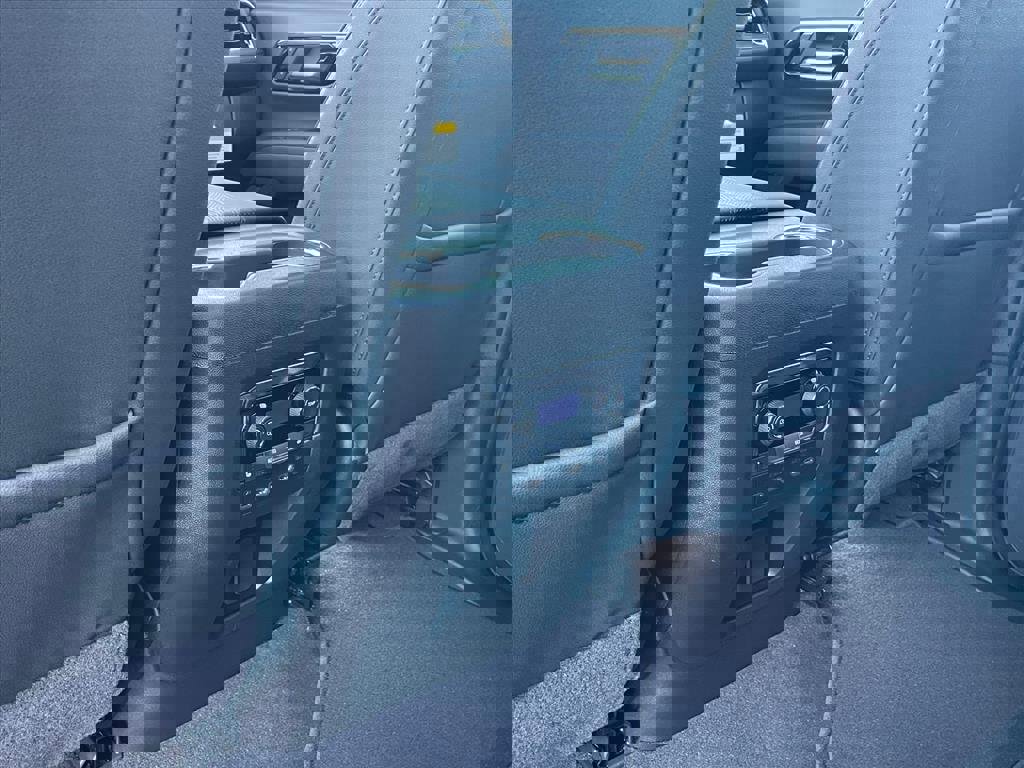 New 2026 Chevrolet Suburban High Country image 25