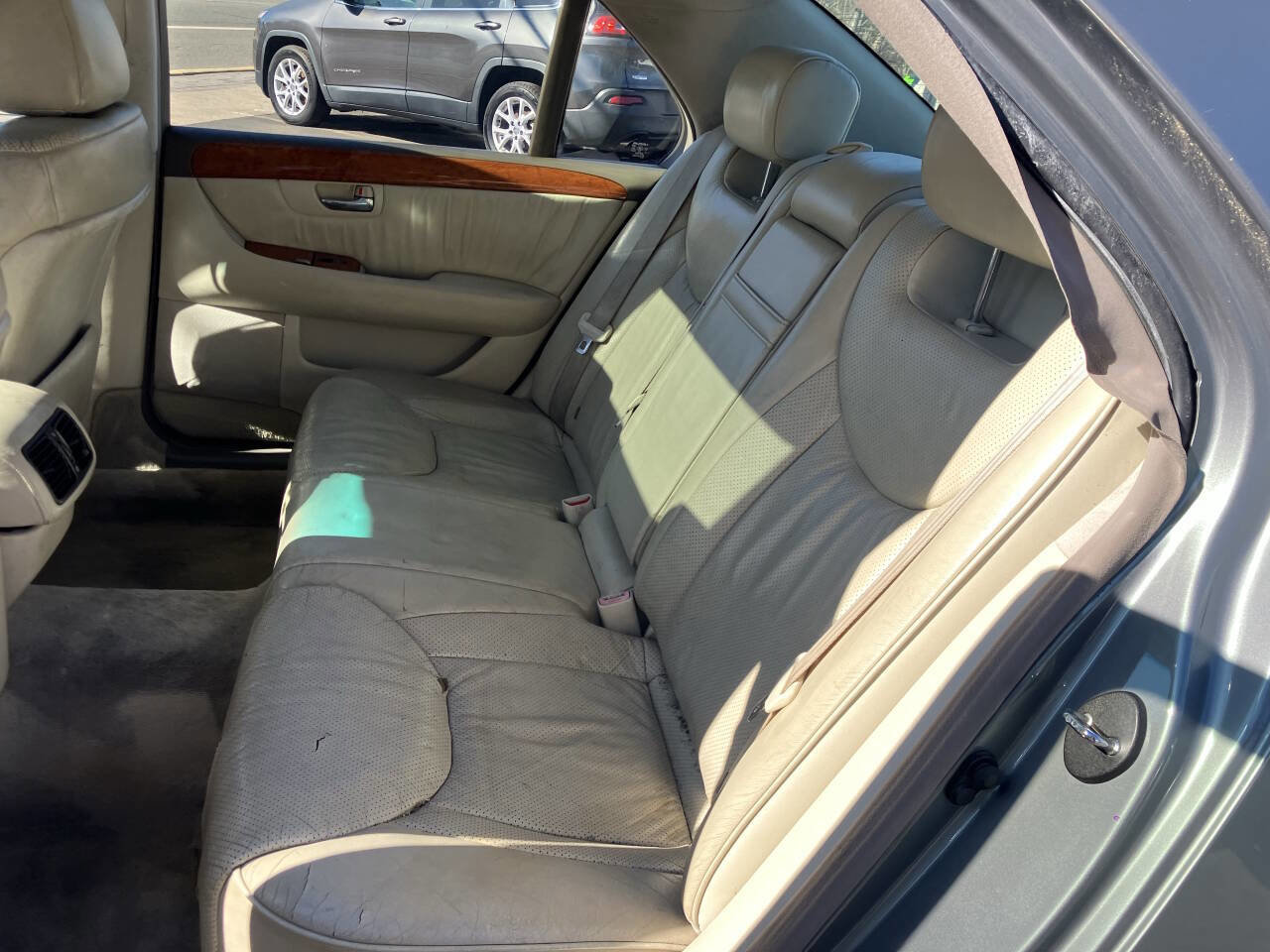Used 2003 Lexus LS 430 RWD image 22