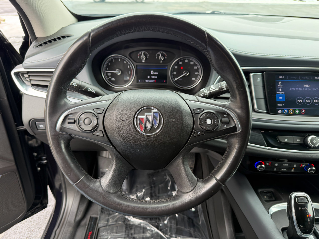 Used 2020 Buick Enclave Essence image 28