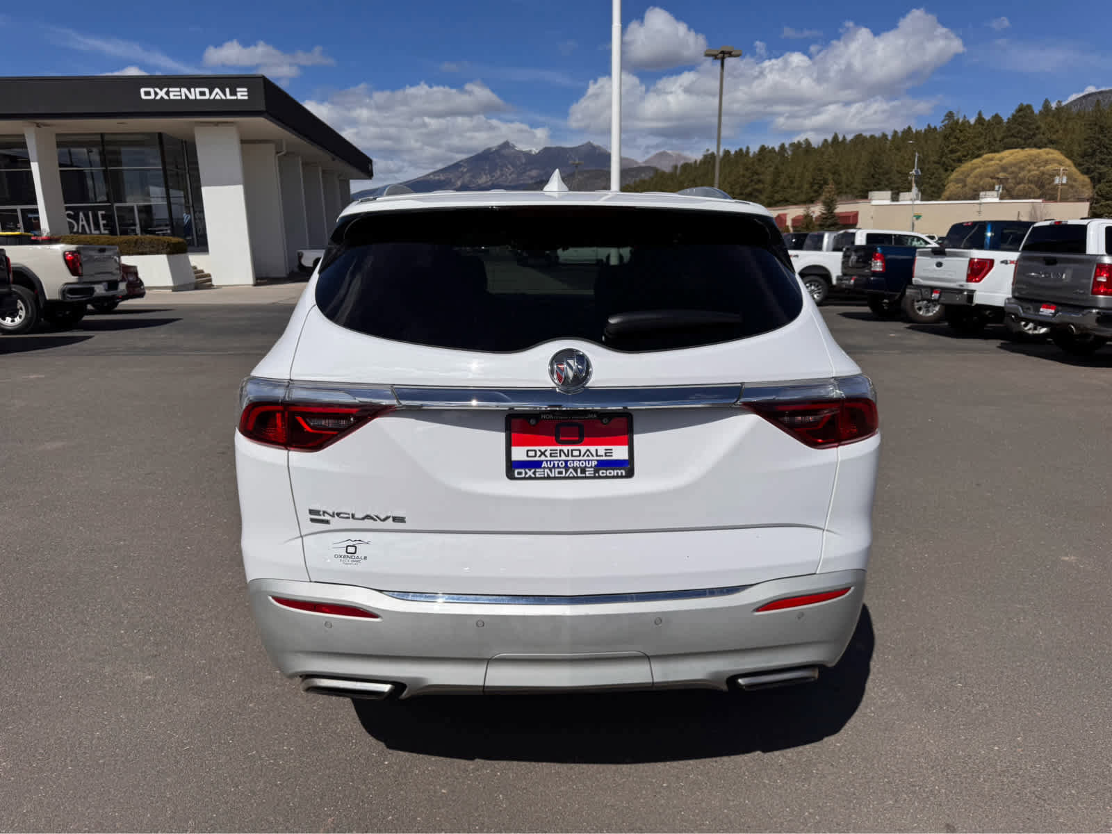 Used 2022 Buick Enclave Premium w/ Experience Buick Package image 4
