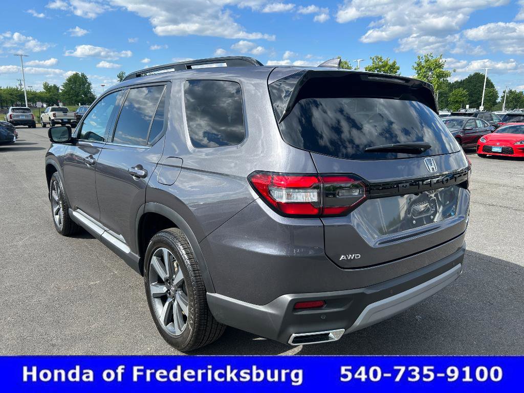 Used 2025 Honda Pilot Elite image 4