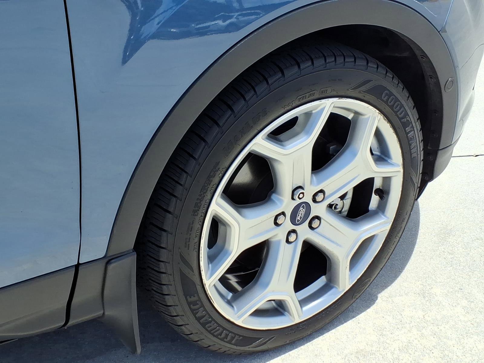 Used 2018 Ford Escape Titanium w/ Ford Safe & Smart Package FWD image 21