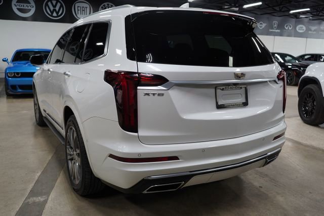 Used 2022 Cadillac XT6 Premium Luxury w/ Technology Package FWD image 3