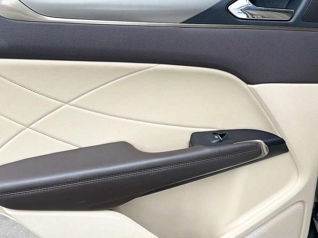 Used 2017 Lincoln MKC Premiere FWD image 24